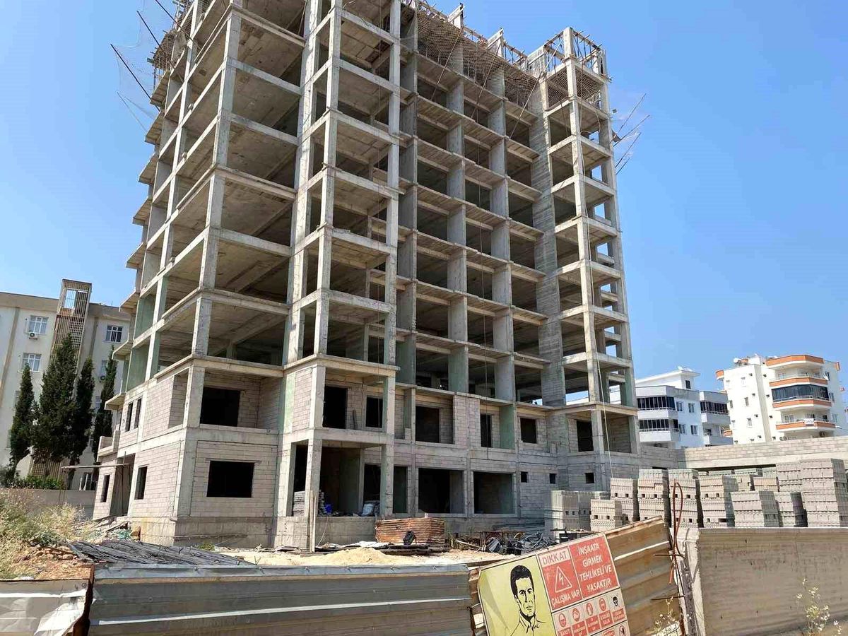 Mersin\'de İnşaatta İşçi Düşerek Öldü