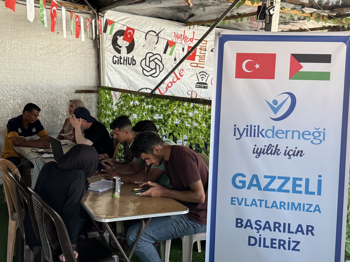 İYİLİKDER\'den Gazze\'ye Sınav Desteği
