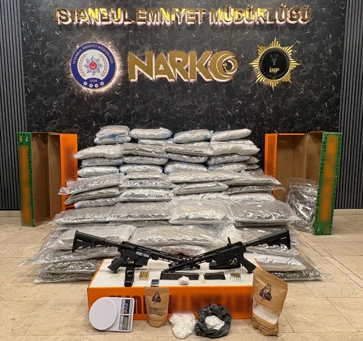 İstanbul\'da Uyuşturucu Operasyonu: 5 Gözaltı
