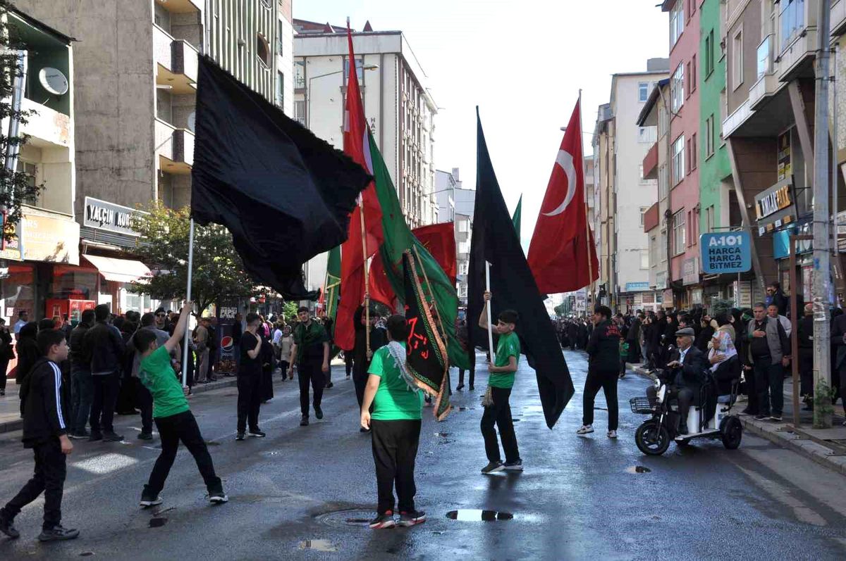 Kars\'ta Kerbela şehitleri Aşure Günü\'nde anıldı