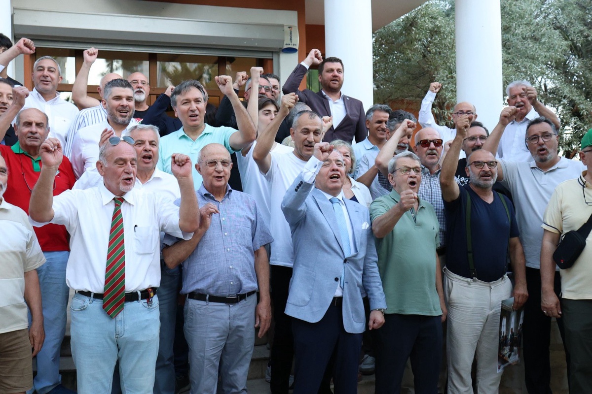 Karşıyaka\'dan 100. Yıl Forma Üretimi