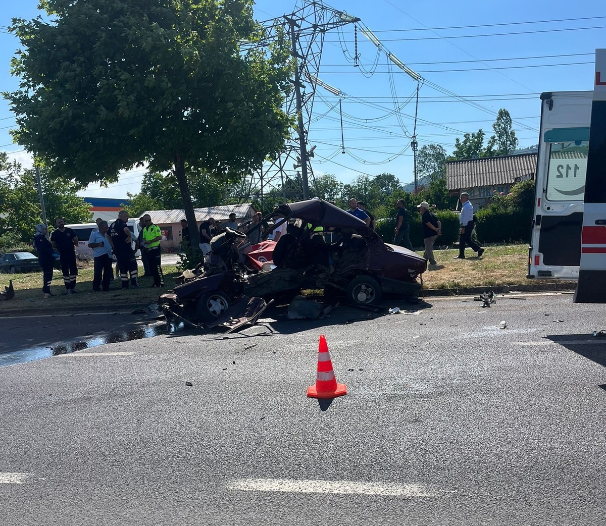 Düzce\'de Trafik Kazası: 1 Ölü, 2 Yaralı