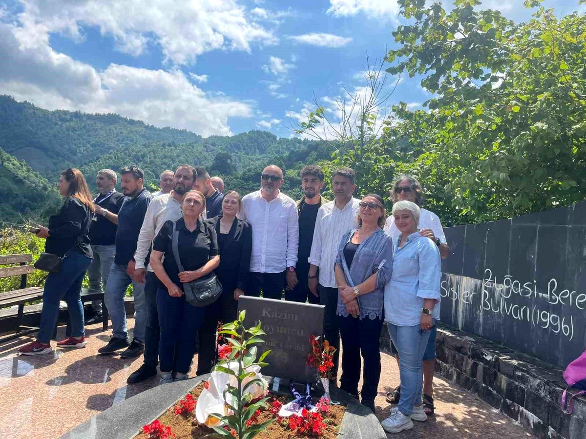 Kazım Koyuncu, vefatının 21. yılında mezarı başında anıldı