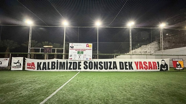 Yaşar Bilir’in Kabrine Şampiyonluk Kupası