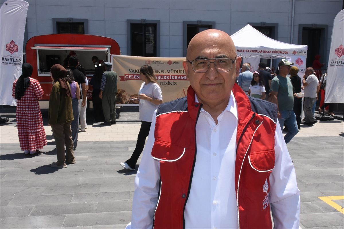 Malatya\'da 12 Bin Kişiye Aşure İkramı