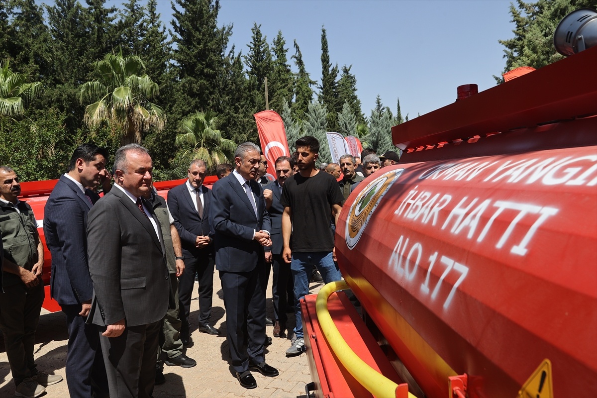Mardin\'de Yangınla Mücadele İçin Su Tankerleri Dağıtıldı