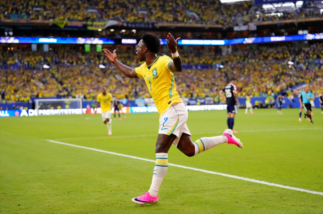 Neymar 981 gün sonra geri döndü! Brezilya 3 golle lider