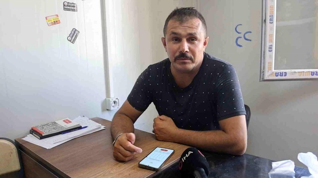 Sistemde ‘ölü’ gözüken depremzede yaşadığını kanıtlamaya çalışıyor