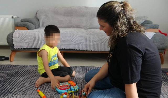 Otizmli çocuğa şiddet kamerada: Öğretmen tutuklandı