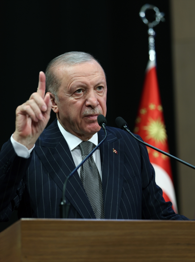 Rozetlerini Erdoğan taktı: Üç belediye başkanı daha AK Parti'ye katıldı