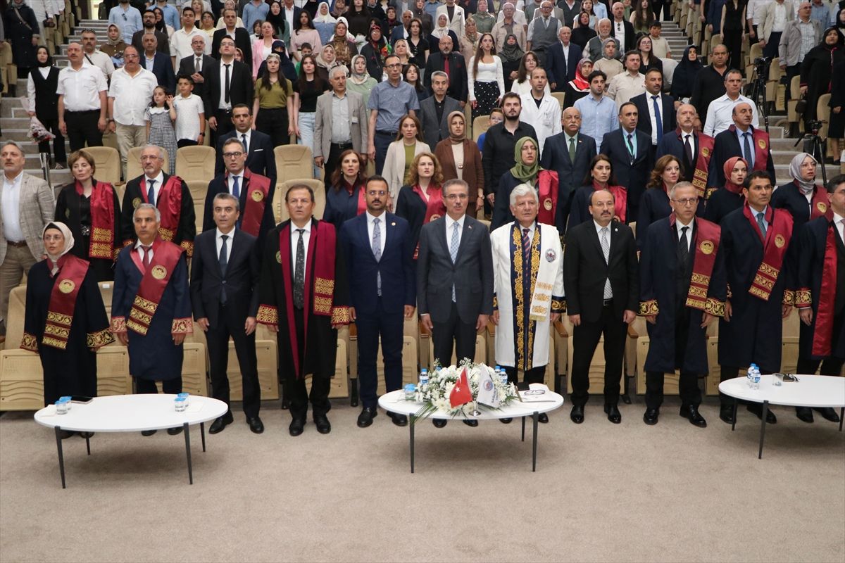 SBÜ Erzurum Tıp Fakültesi İlk Mezunlarını Verdi