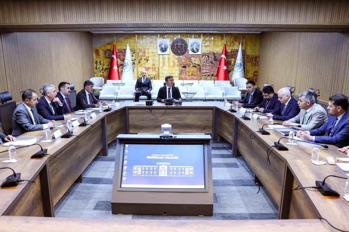 Sahipsiz hayvanlara yönelik çalışmalar kurul toplantısında ele alındı
