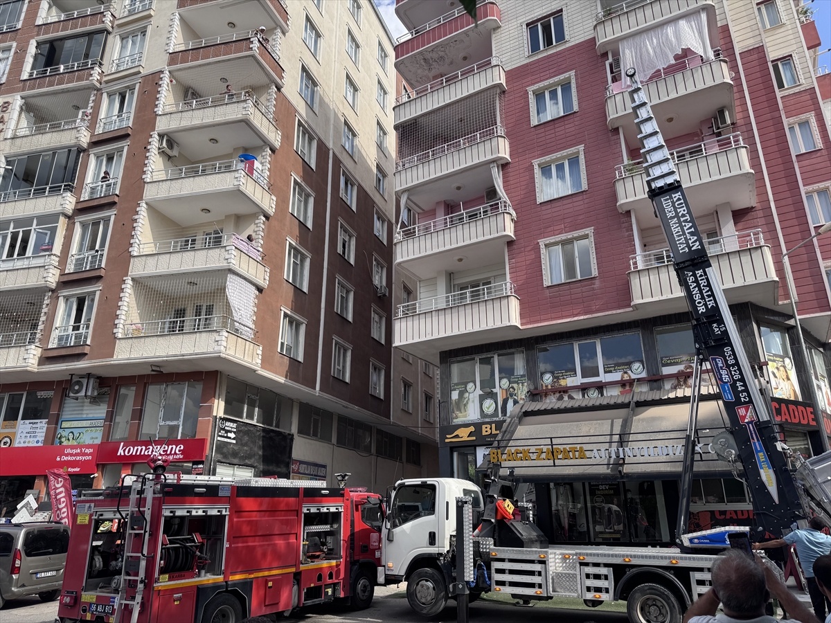 Kurtalan\'da Apartman Yangını