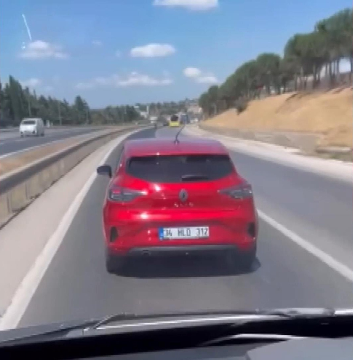 Ambulansa Yol Vermeyen Sürücü Kamerada