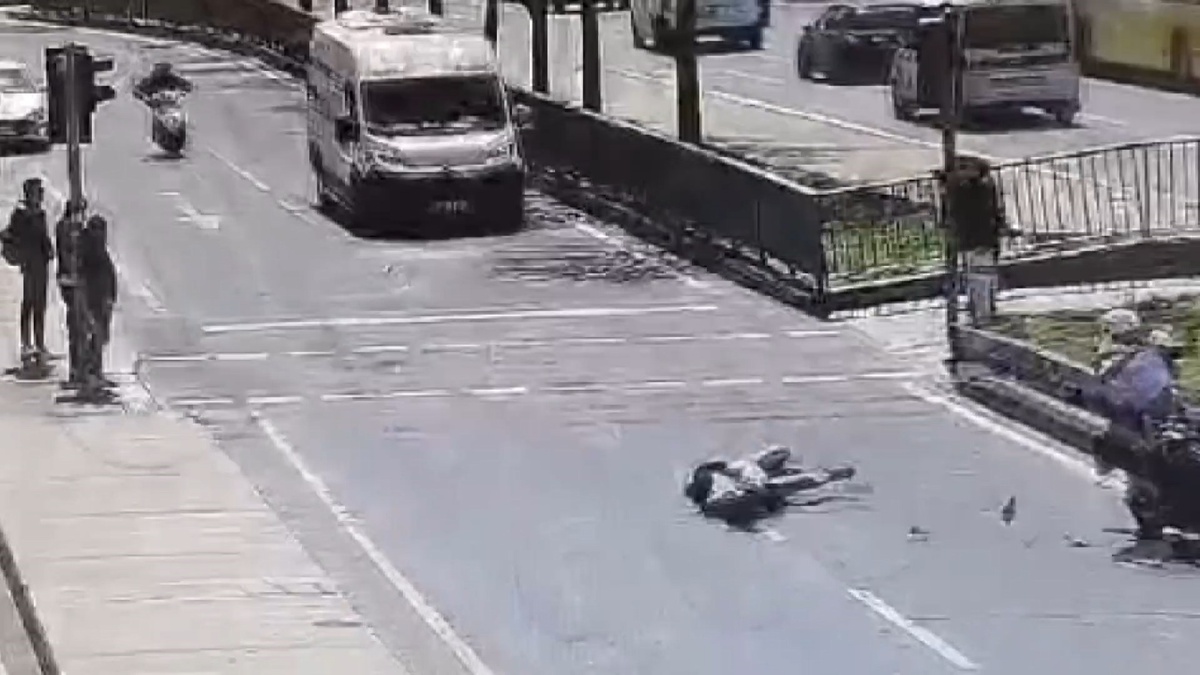 Şişli\'de Motosiklet Kazası: 3 Yaralı