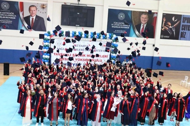 Tavşanlı’da Mezuniyet Coşkusu