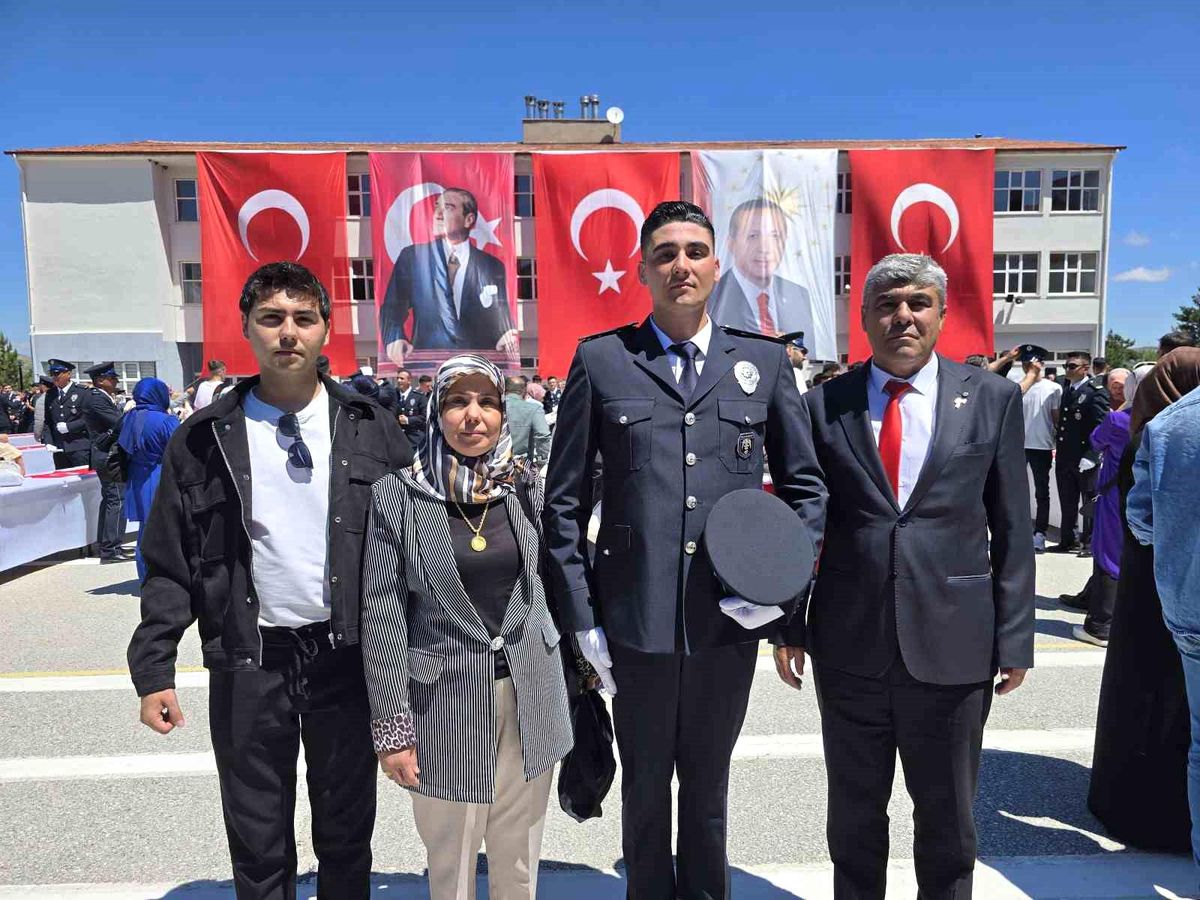 Terör gazisi olan babasıyla birlikte gurur dolu anlar yaşadı