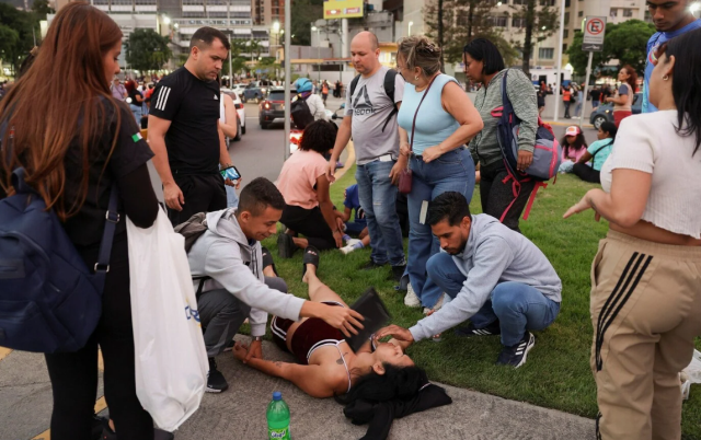 Venezuela'da iki büyük depremin ardından OHAL ilan edildi