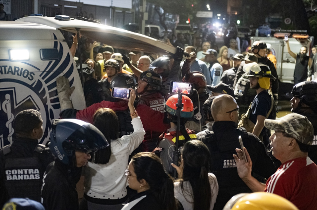 Venezuela'nın yaşadığı yıkım denizin ortasından bile göründü