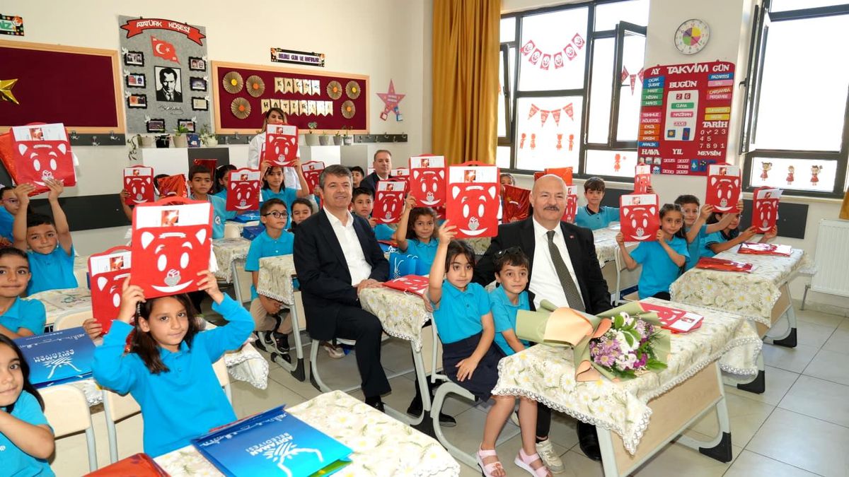 Adıyaman\'da 154 bin 927 öğrenci karne sevinci yaşadı