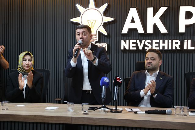 Rasim Arı, AK Parti’ye katıldı: ‘İnsani ilişkiler önemli’