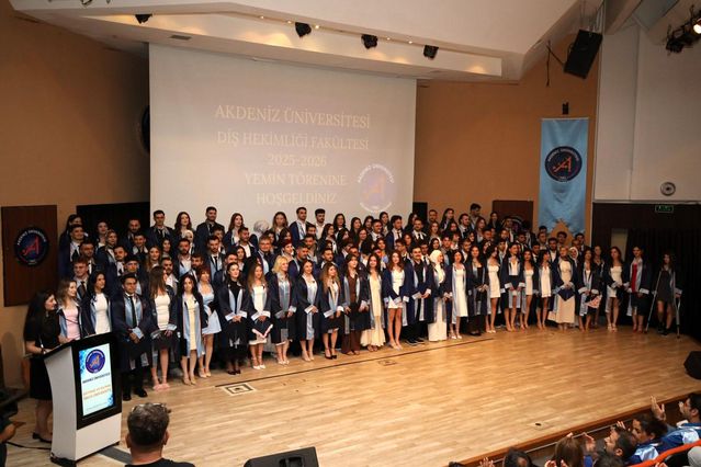 Akdeniz Üniversitesi Diş Hekimliği Mezuniyet Töreni