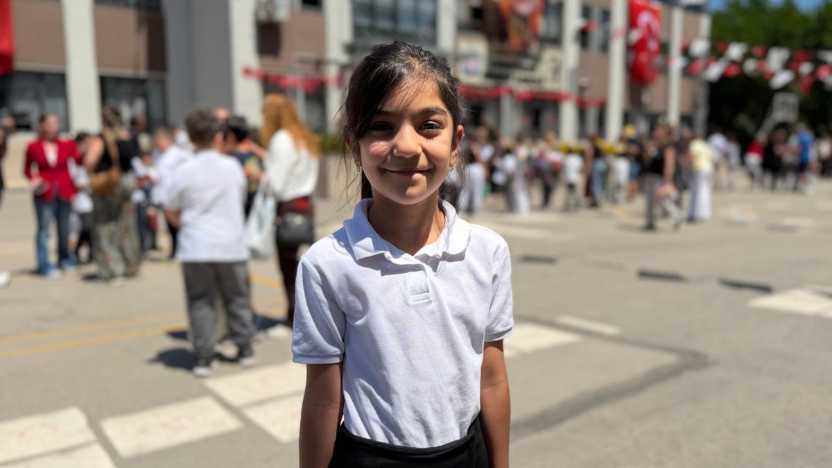 Karne Heyecanı: Yaz Tatili Başladı