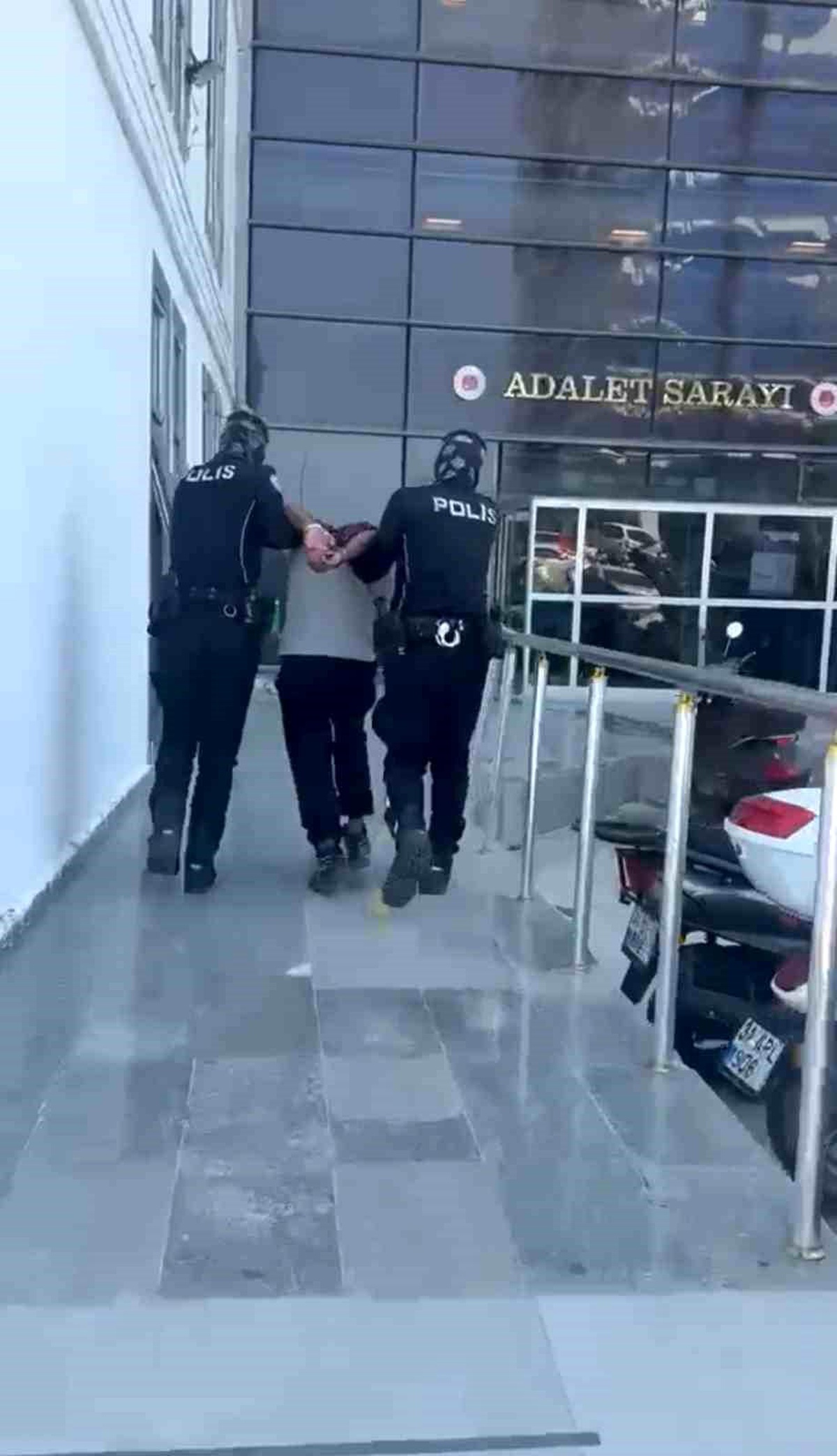 Hırsızlık suçlusu Antakya\'da yakalandı