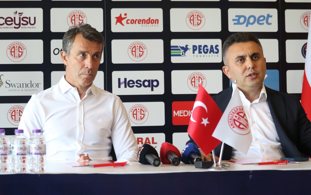 Antalyaspor, Bülent Korkmaz ile Anlaştı