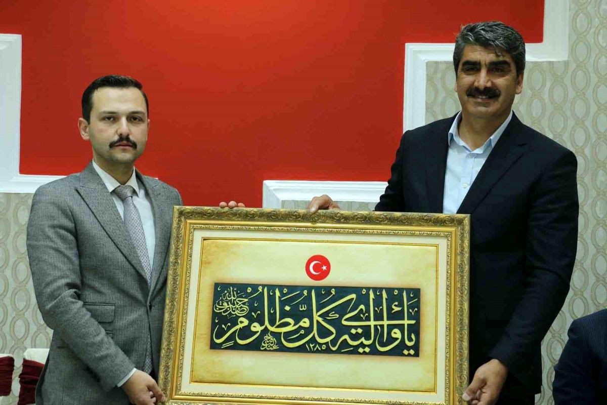 Aşkale Kaymakamı Emre Oğuztürk\'e duygu dolu veda