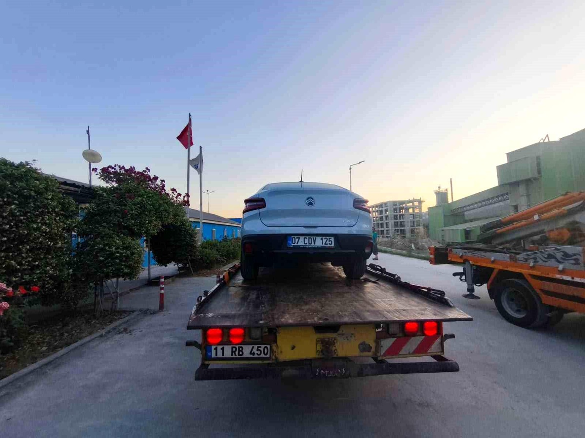 Bilecik\'te Fabrika Otoparkına Zorla Giriş