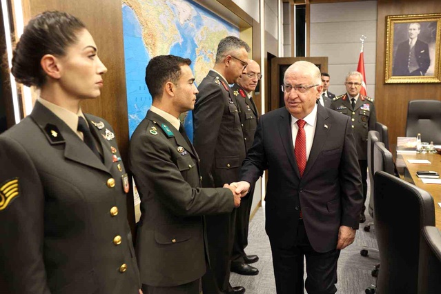 Bakan Güler, Kara Kuvvetleri Komutanı Tokel’i Kabul Etti