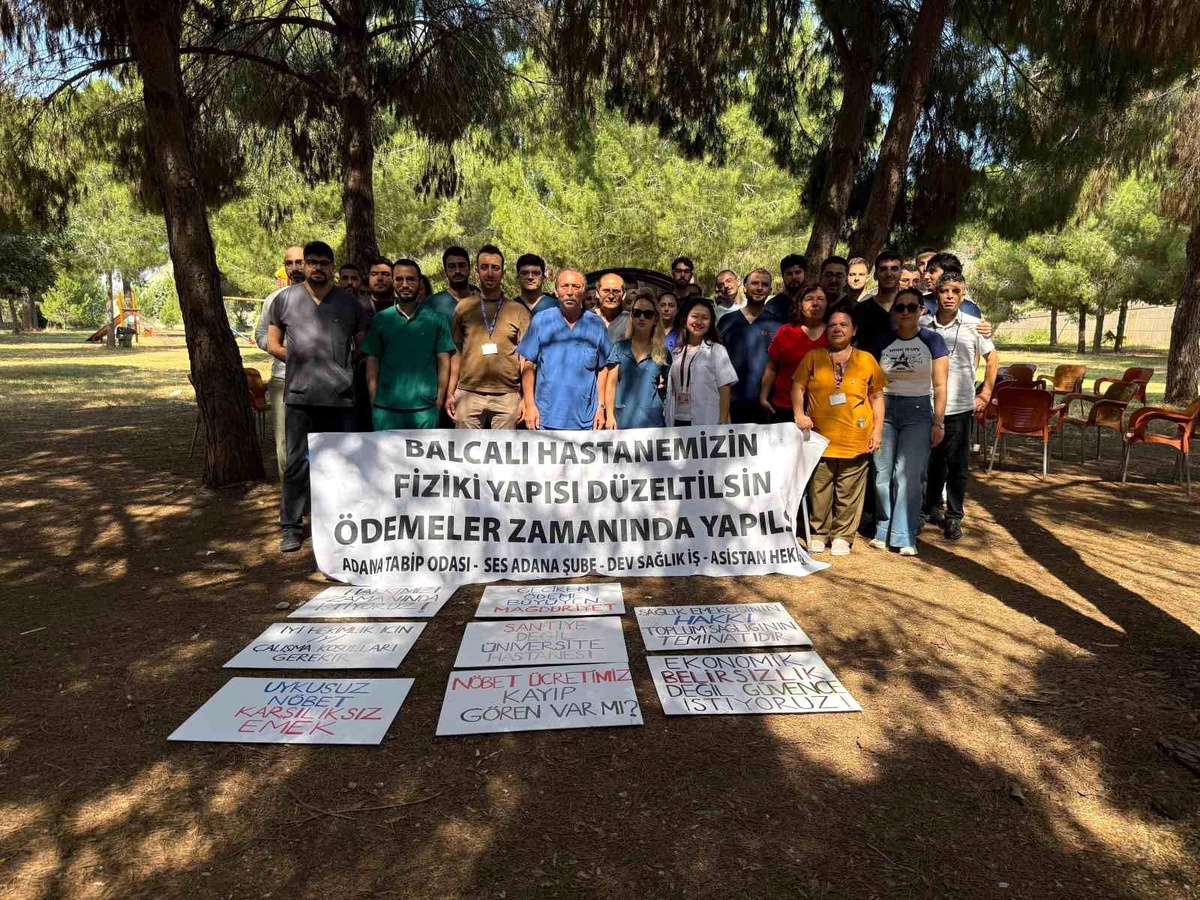 Adana\'da Sağlık Çalışanlarından Üç Günlük İş Bırakma Eylemi