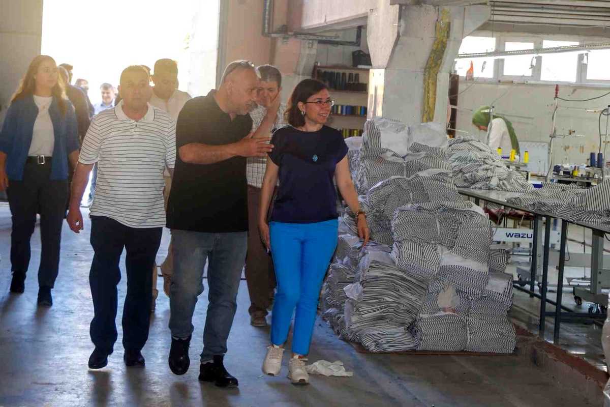 Başkan Vekili Özkan Dokumacılar Sitesi esnafını ziyaret etti
