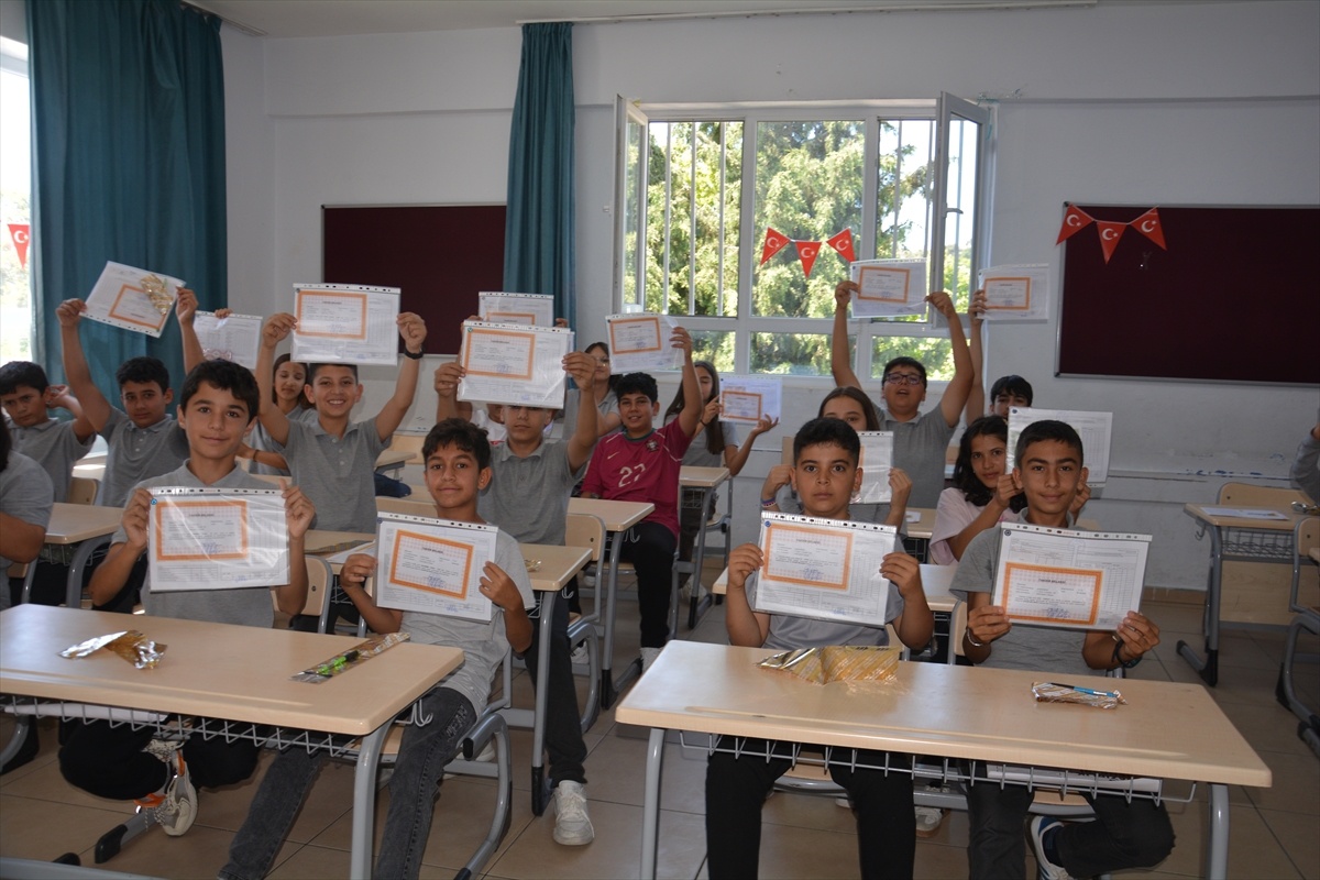 Öğrencilere Karne Töreni
