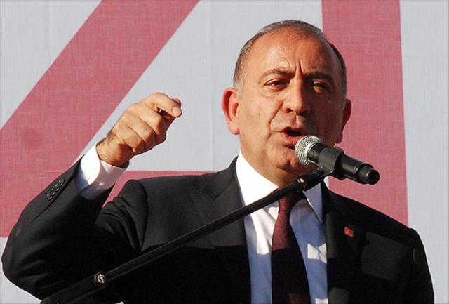 CHP’de 63 kişinin üyeliği 