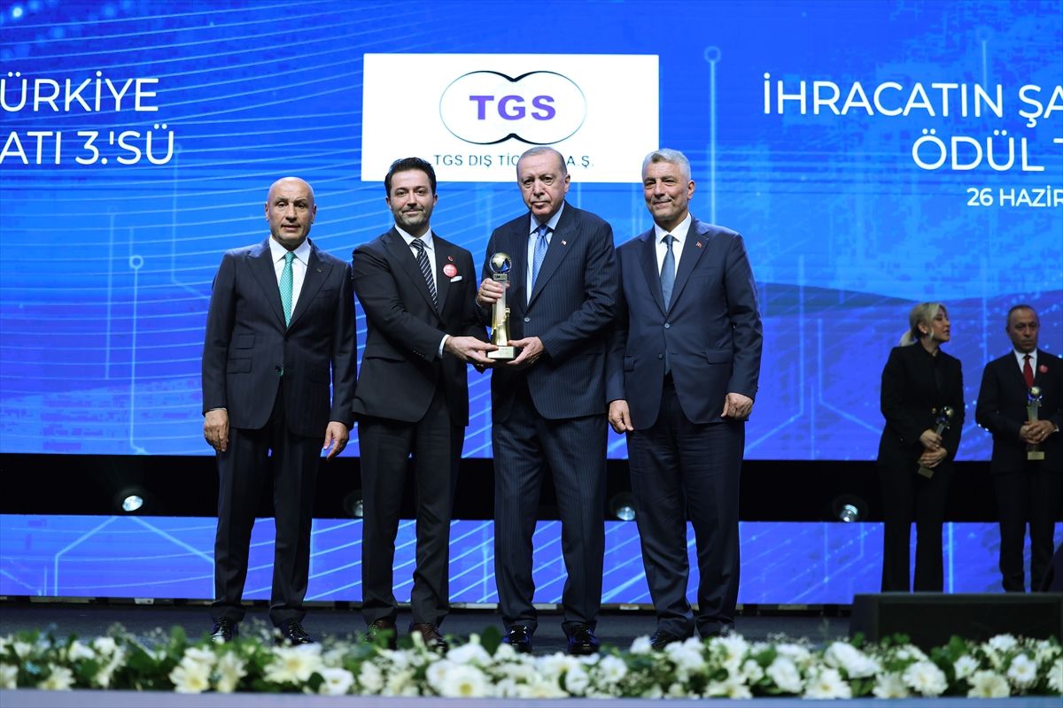 Erdoğan: 2025\'te ihracat rekoru 395,9 milyar dolar