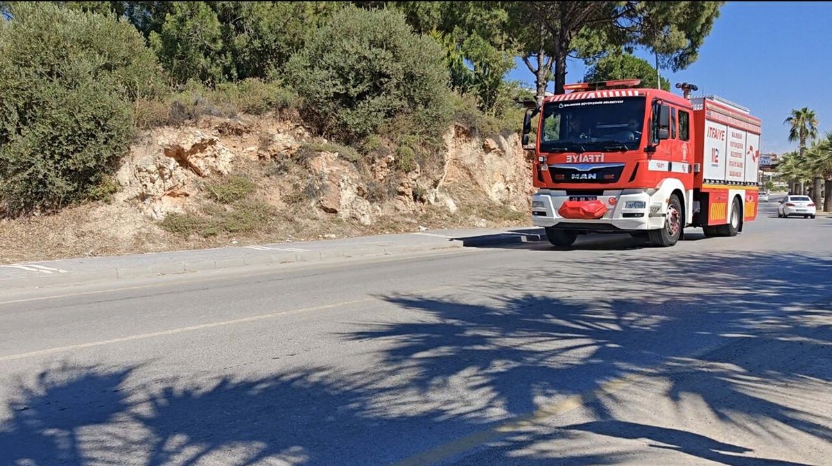 Cunda Adası\'ndaki Yangın Kontrol Altına Alındı
