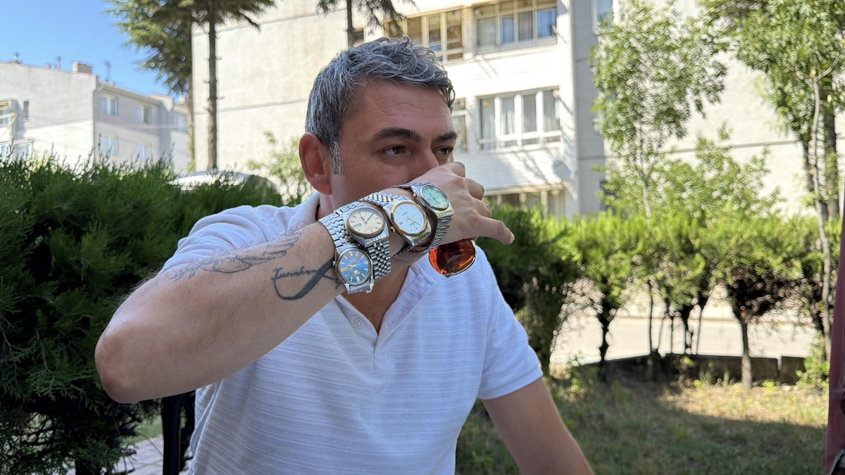 Eskişehirli Saat Koleksiyoncusu Tutkusu ile Dikkat Çekiyor
