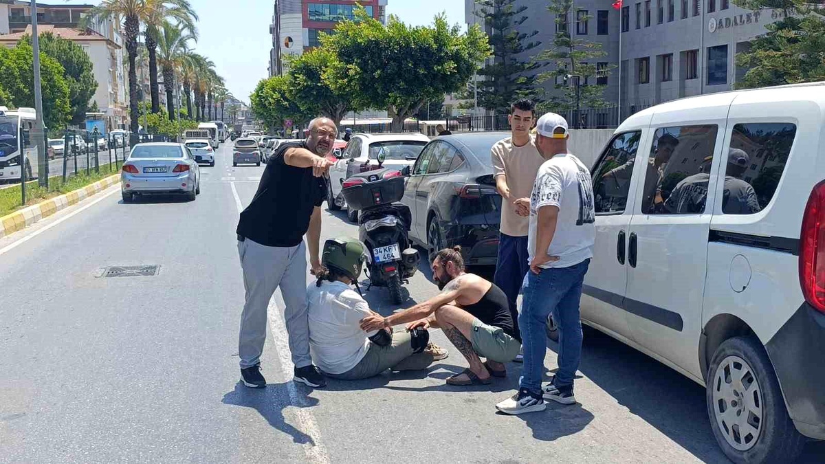 Manavgat\'ta Motosiklet Kazası