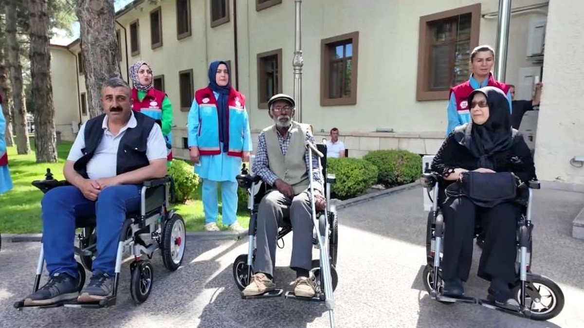 Engelli Bireylere Akülü Araç Teslimi