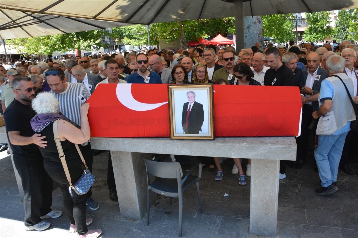 Orhan Sür Balıkesir\'de Defnedildi