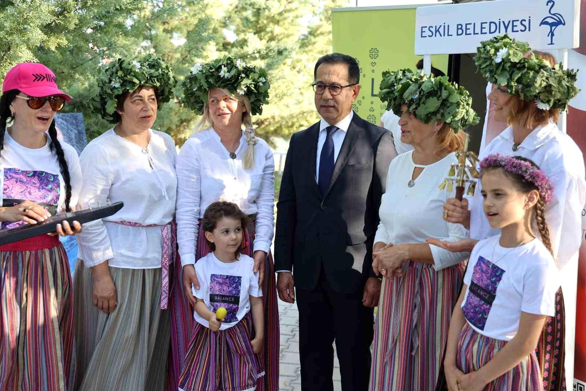 "Eskil Tuz Gölü Uluslararası Kültür Festivali" 25 ülkenin büyükelçilerinin katılımıyla başladı