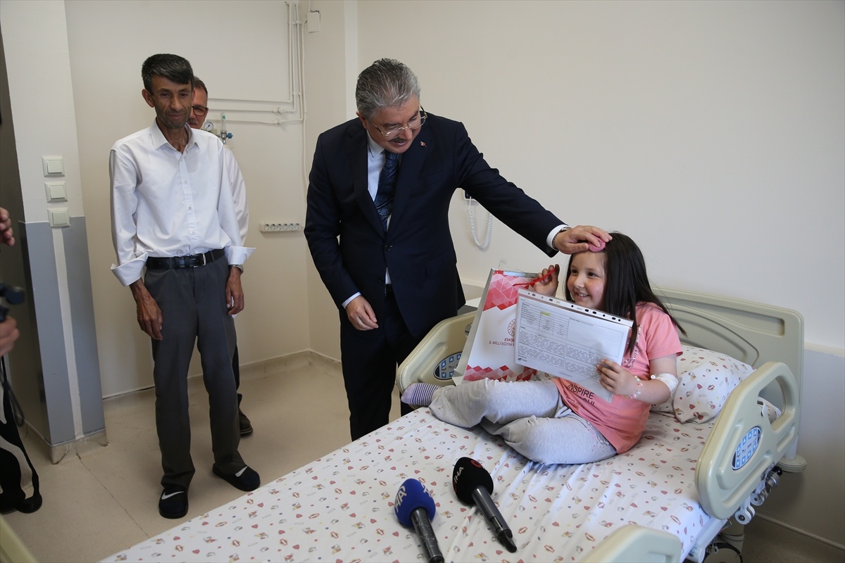 Vali Yılmaz’dan Hastada Eğitim Desteği