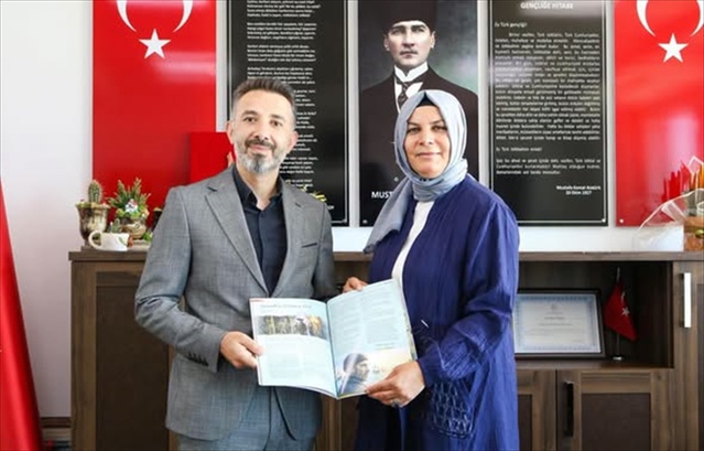 Bülent Siviş’in Yazısı ÖğretmenİZ Dergisi’nde