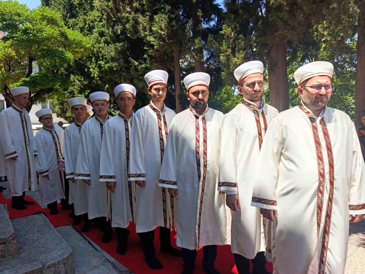 Gördes\'te Tarihi Hafızlık İcazet Merasimi