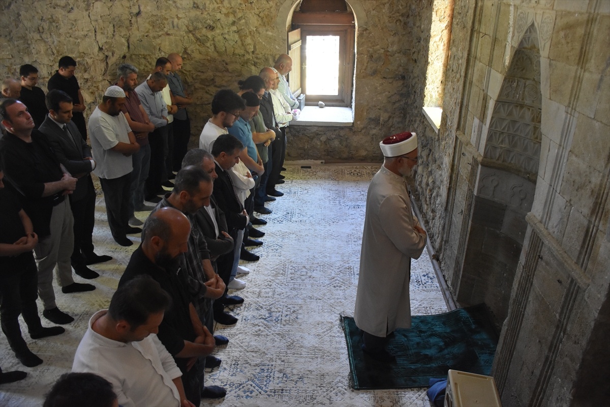 Tarihi Küçük Cami 112 Yıl Sonra Yeniden Açıldı
