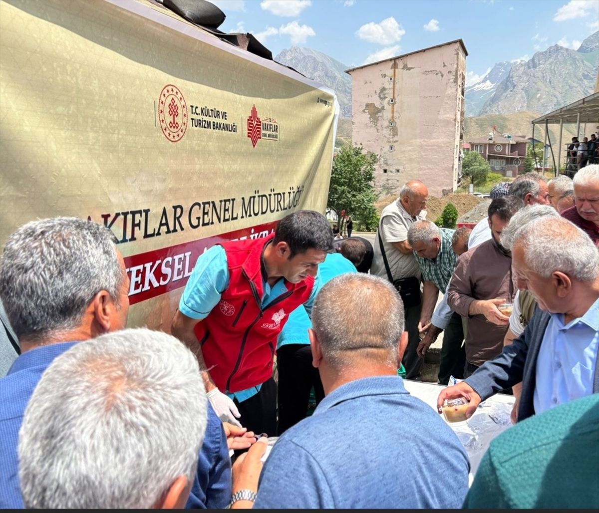 Hakkari\'de Aşure İkramı