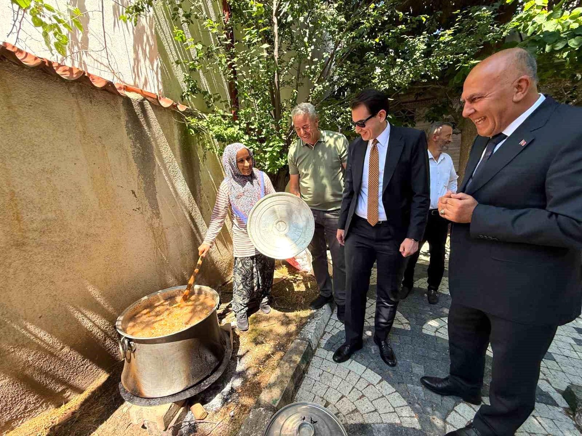 Hisarcık\'ta gözleme ve aşure ikramı