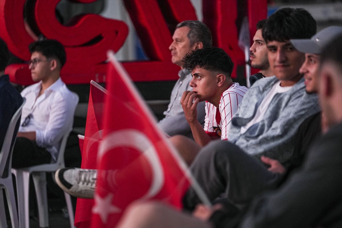 İstanbul\'da Millî Takıma Destek